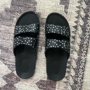 Freedom Moses, black and white star sandal size 37/38